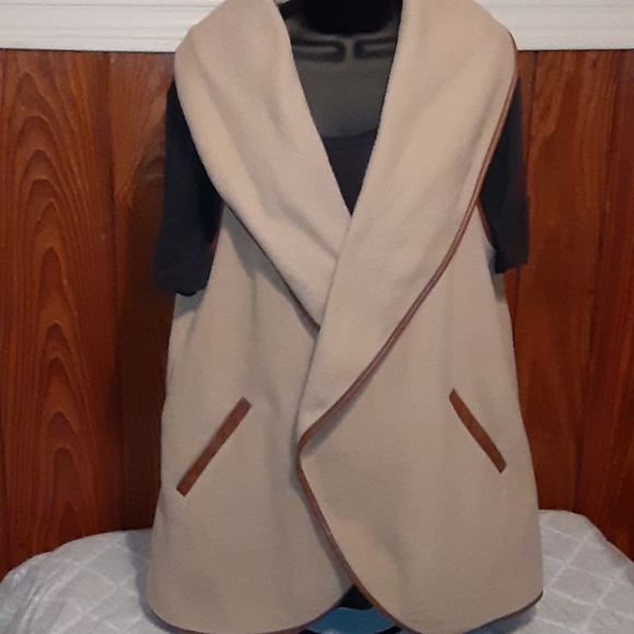 Fleece vest - Picture 5 of 5